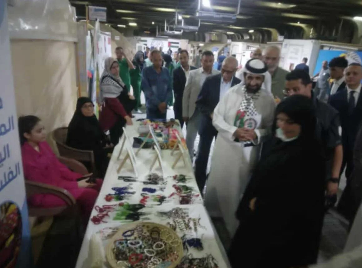 منتجات فلسطينية على متن سفينة الفارس الشهم: معرض رمزي يبرز قوة المرأة في ميناء العريش