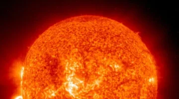 فلكيو جدة: مراقبة توهج شمسي أدى إلى حدوث عاصفة جيومغناطيسية