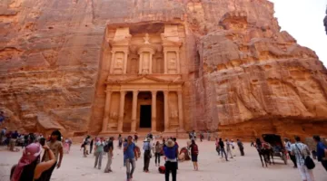 فنادق ‘البتراء الأثرية’ وموظفوها في وضع صعب… هل ستتدخل الحكومة الأردنية لإنقاذهم؟