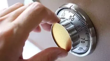 في الدقي.. اليد التي ترتب المنزل هي التي سرقته