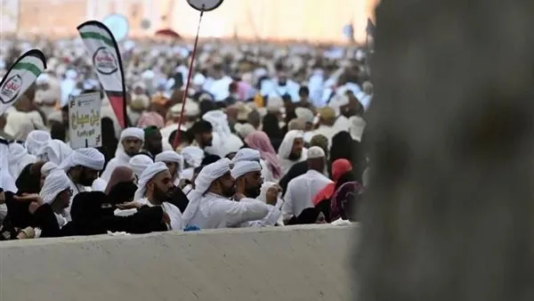 في اليوم الثاني من أيام التشريق… الحجاج ينتهون من رمي الجمرات بتنظيم وسلاسة. في اليوم الثاني من أيام التشريق… الحجاج ينتهون من رمي الجمرات بتنظيم وسلاسة.