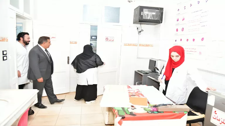 في اليوم العالمي للتبرع بالدم.. محافظ الدقهلية يزور حملة التبرع بمستشفى بلقاس