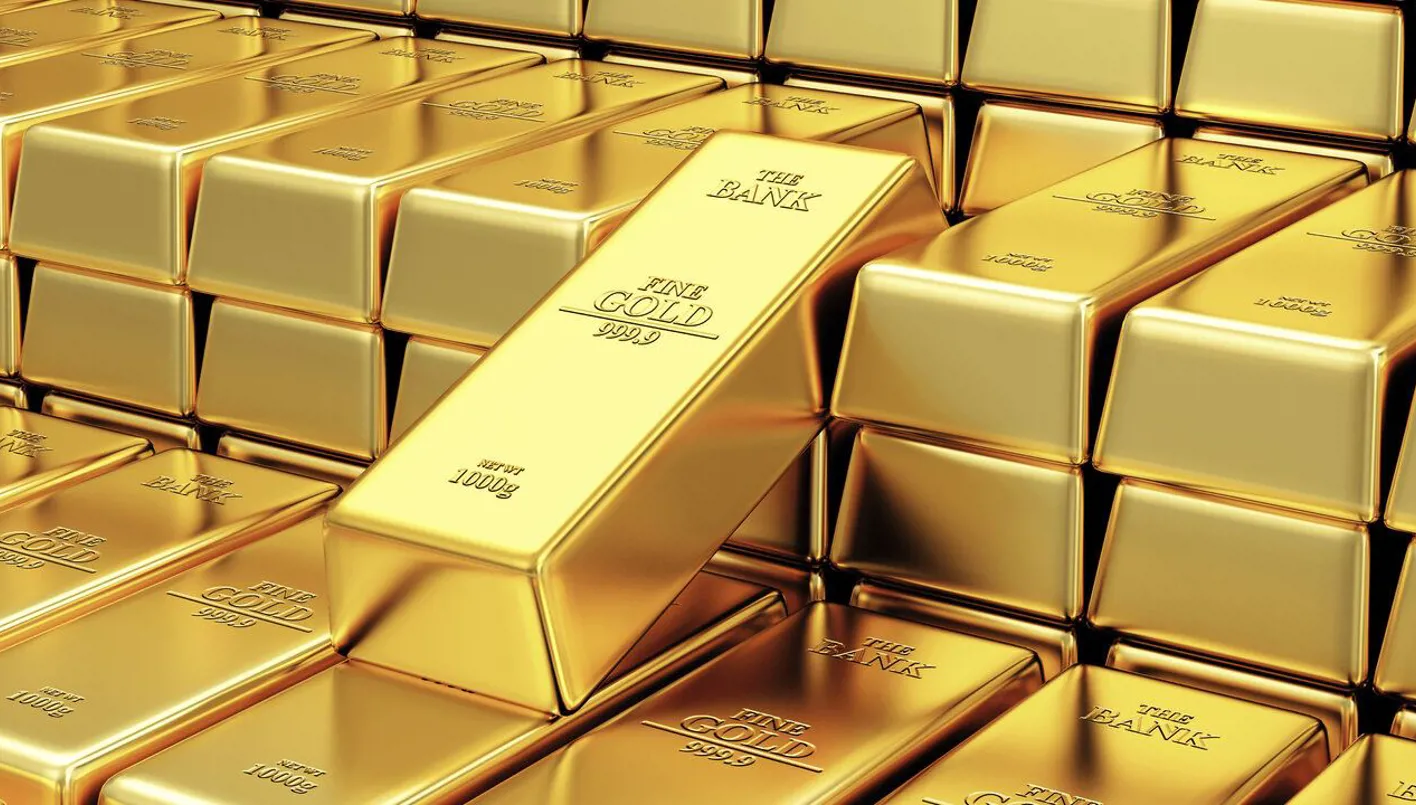 في ظل انخفاض الدولار… الذهب يستعيد بعض خسائره ويصعد من أدنى مستوى بلغته خلال شهر.