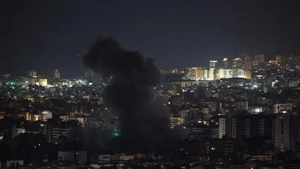 في ظل موجة نزوح واسعة، إسرائيل تنفذ أكثر من 20 غارة على الضاحية الجنوبية للعاصمة بيروت.