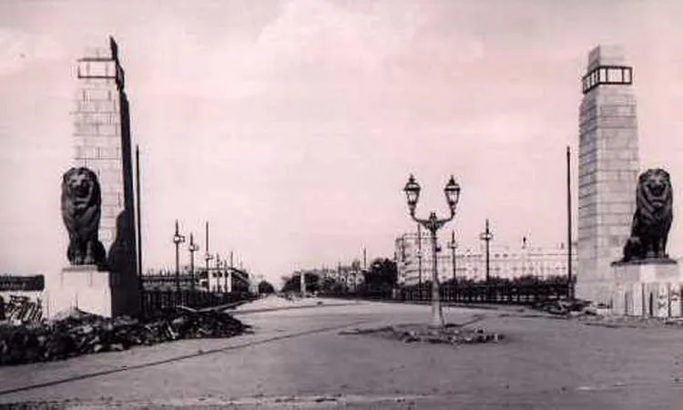 في عام 1933، الملك فؤاد ي inaugurates جسر الخديوي إسماعيل