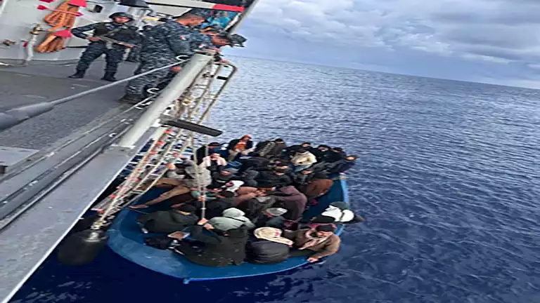 في يوم واحد.. “الإنذار” تدعو لإنقاذ 379 مهاجرًا في البحر الأبيض المتوسط في يوم واحد.. “الإنذار” تدعو لإنقاذ 379 مهاجرًا في البحر الأبيض المتوسط