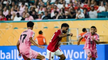فيديو.. استياء الخطيب من الشحات وتريزيجيه