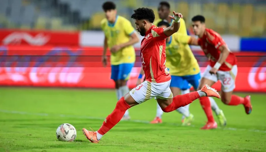 فيديو.. الأهلي يجدد عقد مروان عطية