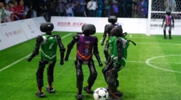 فيديو.. الصين تستضيف أول مسابقة لكرة القدم للروبوتات البشرية