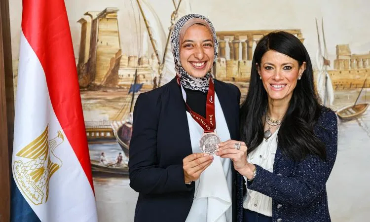 فيديو: المشاط تتواجد في احتفالية “اليوم الأولمبي” وتُكرم الرياضية فرح المصري فيديو: المشاط تتواجد في احتفالية “اليوم الأولمبي” وتُكرم الرياضية فرح المصري