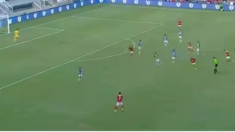فيديو توضيحي لأداء زيزو في أول مباراة له مع الأهلي فيديو توضيحي لأداء زيزو في أول مباراة له مع الأهلي