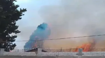فيديو… حريق ضخم بالقرب من معسكرات الجيش في منطقة الفوار