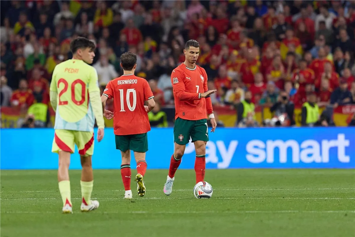 فيديو | في أجواء مؤثرة، البرتغال تتوج بدوري الأمم الأوروبية على حساب إسبانيا بركلات الترجيح مع دموع رونالدو فيديو | في أجواء مؤثرة، البرتغال تتوج بدوري الأمم الأوروبية على حساب إسبانيا بركلات الترجيح مع دموع رونالدو
