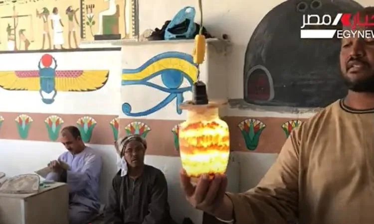 فيديو: كشف أسرار منحوتات الألباسترو والبازلت والجرانيت وكيفية التمييز بين الأصلي والتقليد فيديو: كشف أسرار منحوتات الألباسترو والبازلت والجرانيت وكيفية التمييز بين الأصلي والتقليد