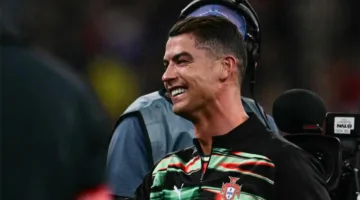 فيديو | لحظة مؤثرة تجمع رونالدو ودي لا فوينتي بعد ختام نهائي دوري الأمم الأوروبية