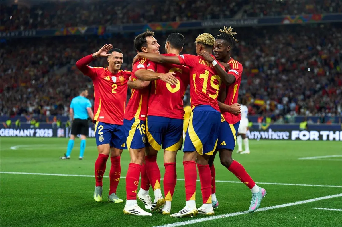 فيديو | مباراة مثيرة بـ 9 أهداف.. إسبانيا تتخطى فرنسا وتتأهل لنهائي دوري الأمم الأوروبية فيديو | مباراة مثيرة بـ 9 أهداف.. إسبانيا تتخطى فرنسا وتتأهل لنهائي دوري الأمم الأوروبية