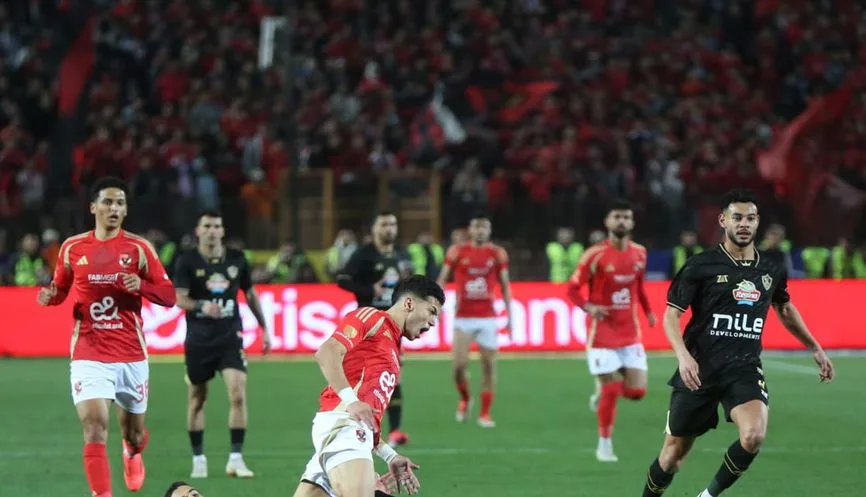 فيديو.. مواجهة الأهلي والزمالك في ملعب الجبلاية فيديو.. مواجهة الأهلي والزمالك في ملعب الجبلاية