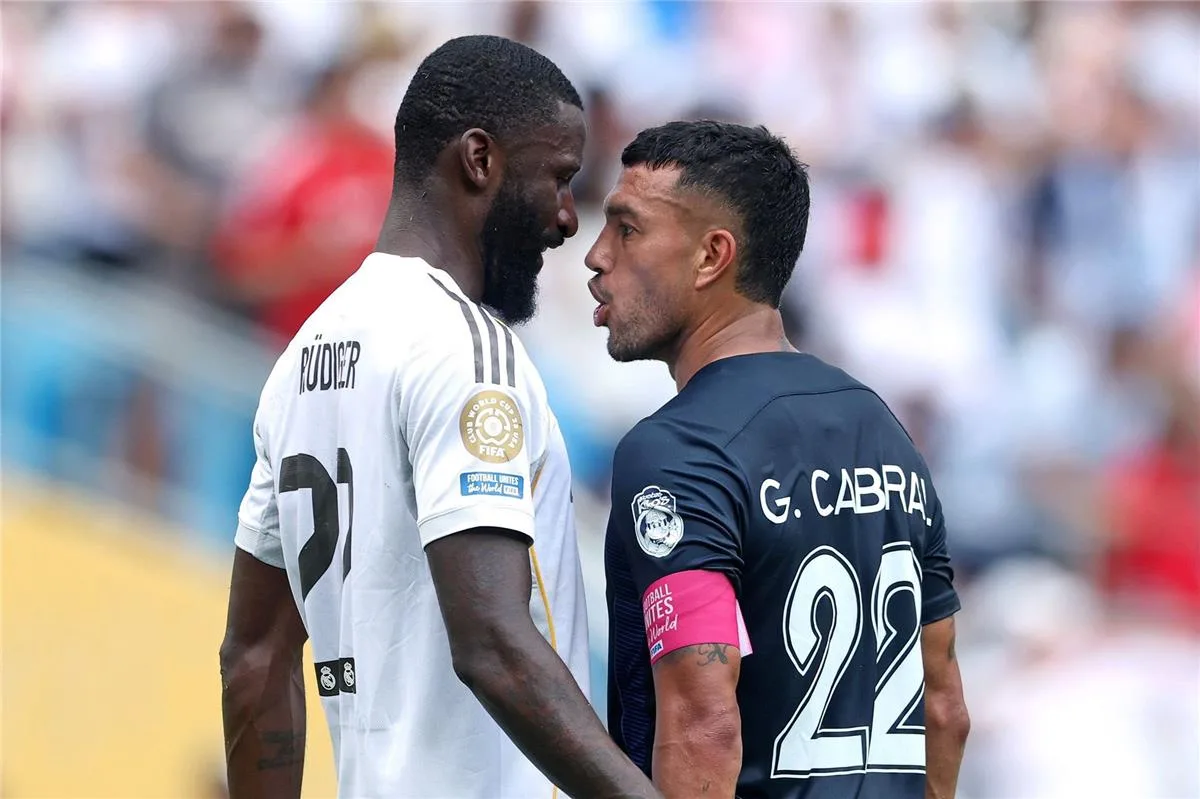 فيفا يتخذ خطوتنا رسمية بشأن شكوى روديجر من الإساءة العنصرية خلال لقاء ريال مدريد وباتشوكا.