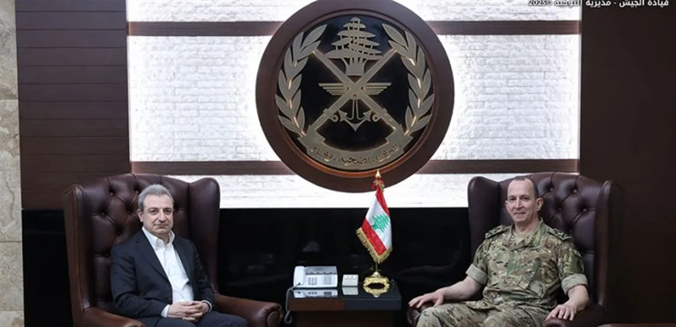 قائد القوات المسلحة يجتمع بالنائبين أبو فاعور ودرغام قائد القوات المسلحة يجتمع بالنائبين أبو فاعور ودرغام