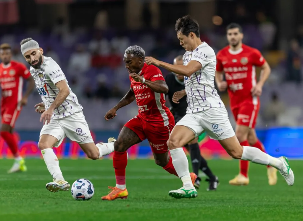 قائمة تضم 25 لاعبًا و7 أجانب.. رابطة الدوري الإماراتي تعلن لوائح موسم 2025-2026 قائمة تضم 25 لاعبًا و7 أجانب.. رابطة الدوري الإماراتي تعلن لوائح موسم 2025-2026
