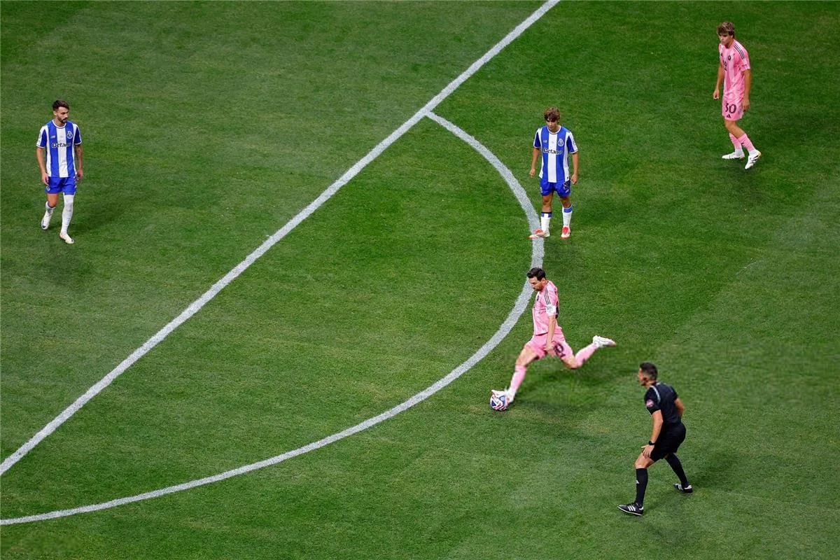 قائمة هدافي كأس العالم للأندية 2025 بعد تسجيل ميسي هدفه في بورتو قائمة هدافي كأس العالم للأندية 2025 بعد تسجيل ميسي هدفه في بورتو