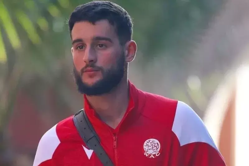 قبل انطلاق مونديال الأندية.. العين يوقع عقداً رسمياً مع المغربي نسيم الشاذلي. قبل انطلاق مونديال الأندية.. العين يوقع عقداً رسمياً مع المغربي نسيم الشاذلي.