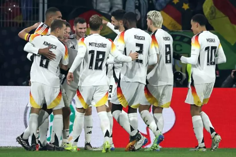 قبل مباراة البرتغال.. مدافع إنتر ميلان يغيب عن منتخب ألمانيا في معسكر يونيو. قبل مباراة البرتغال.. مدافع إنتر ميلان يغيب عن منتخب ألمانيا في معسكر يونيو.