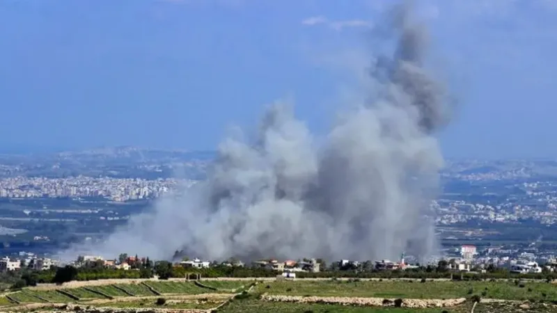 قتلى إثر هجوم إسرائيلي على سيارة في جنوب لبنان (فيديو) قتلى إثر هجوم إسرائيلي على سيارة في جنوب لبنان (فيديو)