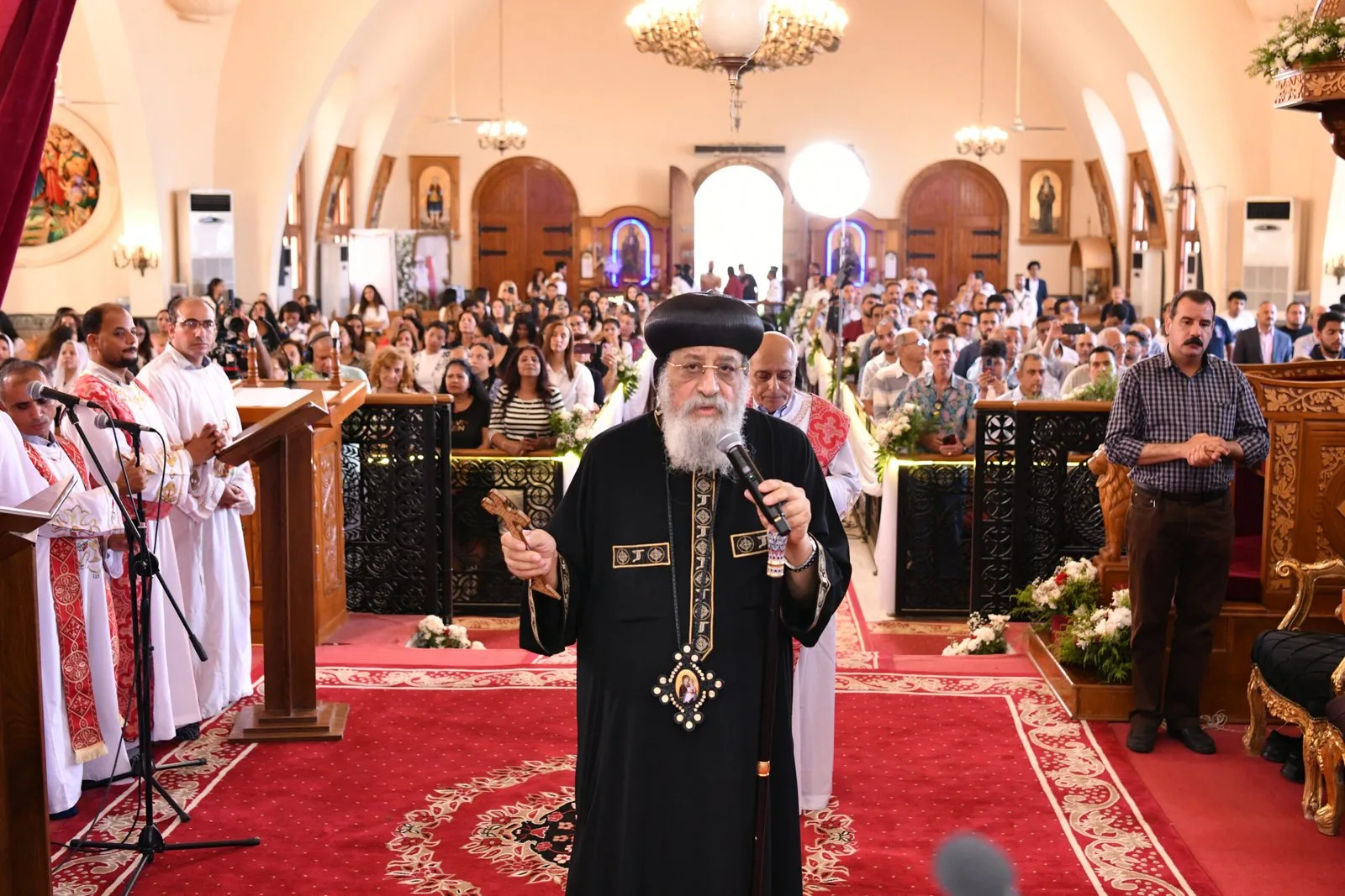 قداسة البابا يؤدّي صلاة العشية في كنيسة السيدة العذراء والشهيدة مارينا بالعلمين ويُعلن انتقال تبعية الكنيسة إلى بطريركية الإسكندرية. قداسة البابا يؤدّي صلاة العشية في كنيسة السيدة العذراء والشهيدة مارينا بالعلمين ويُعلن انتقال تبعية الكنيسة إلى بطريركية الإسكندرية.