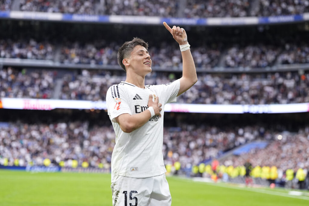 قرار جماهيري يحدد تشكيل جناح ريال مدريد أمام الهلال قرار جماهيري يحدد تشكيل جناح ريال مدريد أمام الهلال