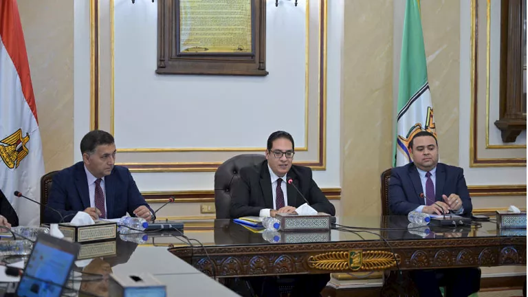 قرار رئيس جامعة القاهرة حول الحالة الهيكلية للمباني التعليمية. قرار رئيس جامعة القاهرة حول الحالة الهيكلية للمباني التعليمية.