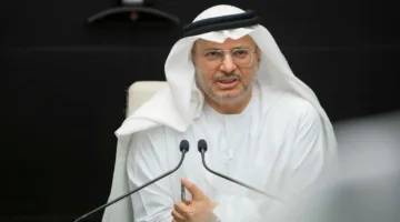 قرقاش: يتطلب كل من الحكمة والمسؤولية إنهاء النزاع بين إيران وإسرائيل على الفور