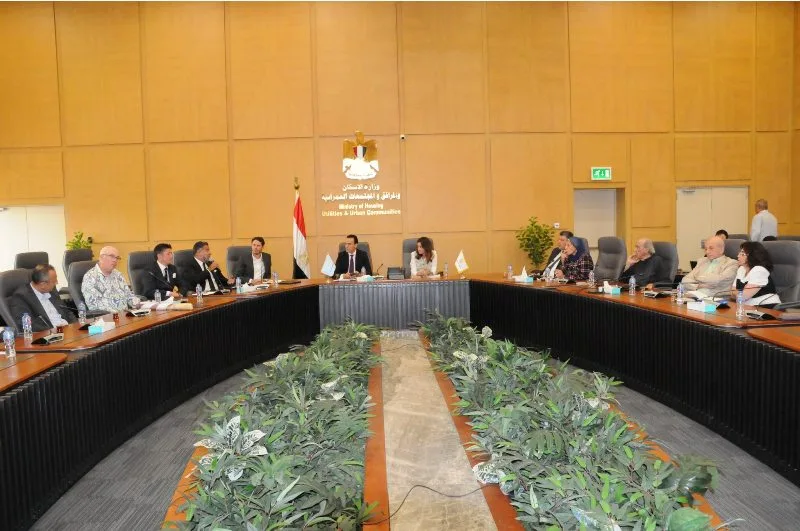 قطاعا السياحة والإسكان يواصلان العمل على تطوير المخطط الاستراتيجي الشامل بين مطار سفنكس وهرم سقارة قطاعا السياحة والإسكان يواصلان العمل على تطوير المخطط الاستراتيجي الشامل بين مطار سفنكس وهرم سقارة