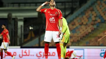 قناة الأهلي: كوكا يغيب عن التدريبات في اليومين الماضيين.. فرص مشاركته أمام بالميراس تقلصت