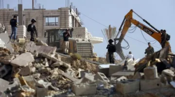 قوات الاحتلال تت demolish منزلًا وتأخذ control of آخر في نابلس