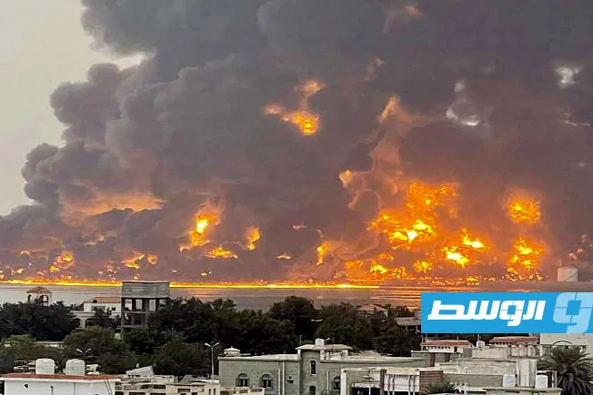 قوات الاحتلال تستهدف ميناء الحديدة في اليمن بالقصف قوات الاحتلال تستهدف ميناء الحديدة في اليمن بالقصف