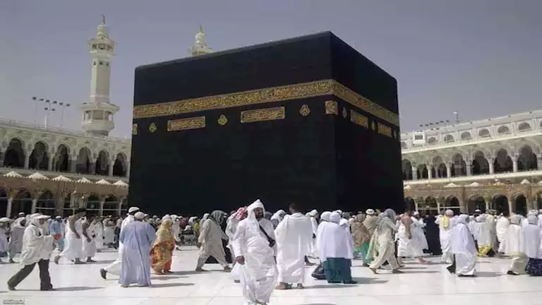 قواعد العمرة 2026: متطلبات الإقامة للمعتمرين في مكة والمدينة والمسافات المحددة قواعد العمرة 2026: متطلبات الإقامة للمعتمرين في مكة والمدينة والمسافات المحددة