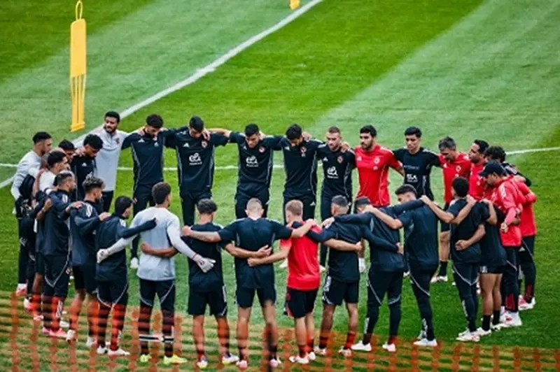 كأس العالم للأندية: الشحات وبنشرقي بين 15 لاعبًا احتياطيًا للأهلي ضد بالميراس كأس العالم للأندية: الشحات وبنشرقي بين 15 لاعبًا احتياطيًا للأهلي ضد بالميراس