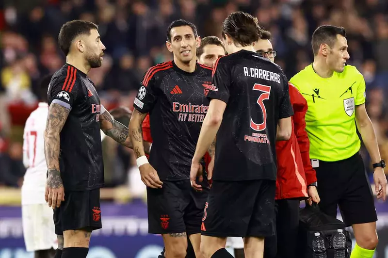 كأس العالم للأندية: تعادل بنفيكا مع أوكلاند سيتي 0-0 كأس العالم للأندية: تعادل بنفيكا مع أوكلاند سيتي 0-0