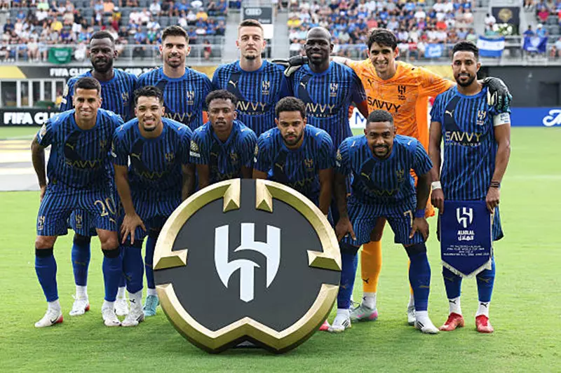كايو يؤازر الهلال قبل مواجهة مانشستر سيتي