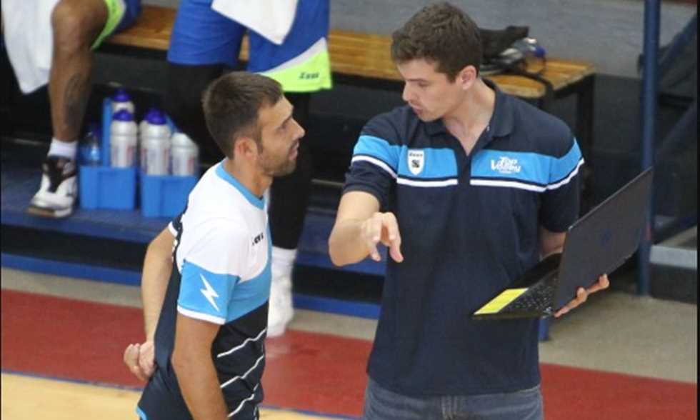 كرة طائرة – الزمالك يبرم اتفاقاً مع مارتن بلانكو لتولي تدريب الفريق وتحديد موعد وصوله كرة طائرة – الزمالك يبرم اتفاقاً مع مارتن بلانكو لتولي تدريب الفريق وتحديد موعد وصوله