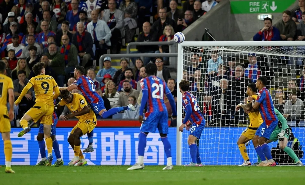 كريستال بالاس يقوي فرصه للتنافس في الدوري الأوروبي كريستال بالاس يقوي فرصه للتنافس في الدوري الأوروبي
