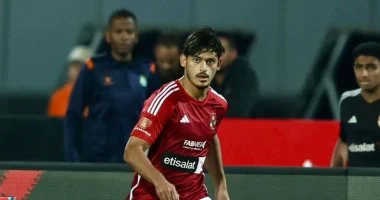 كريستو يرفض الانتقال المؤقت إلى الأهلي ويصر على المغادرة نهائياً أو إنهاء العقد. كريستو يرفض الانتقال المؤقت إلى الأهلي ويصر على المغادرة نهائياً أو إنهاء العقد.