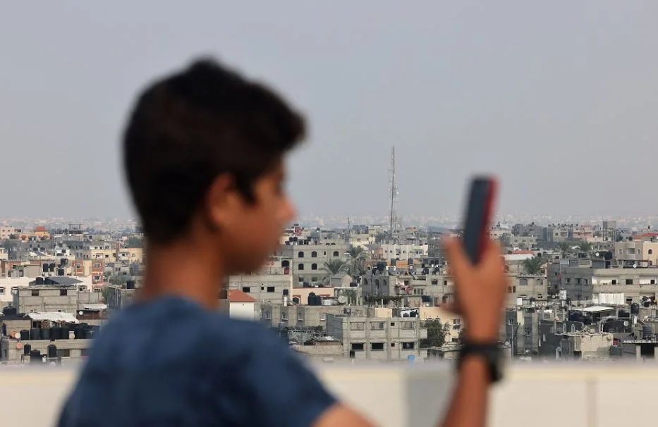 الاتصالات الفلسطينية: إسرائيل تحظر صيانة كابلات الإنترنت بعد توقف الخدمة في غزة