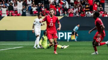 كندا تبدأ رحلتها في الكأس الذهبية بانتصار ساحق على هندوراس 6-0.