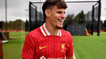كيركيز: لاعب ليفربول سيساعدني.. ومحادثة سلوت كانت مفتاح انتقالي