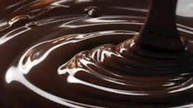 كيف يؤثر تناول الشاي مع الشوكولاتة على جسمك؟ كيف يؤثر تناول الشاي مع الشوكولاتة على جسمك؟