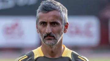 «لأنه لا يضحك».. شوبير يطلب دعم إمام عاشور للوقوف مع ريبيرو.