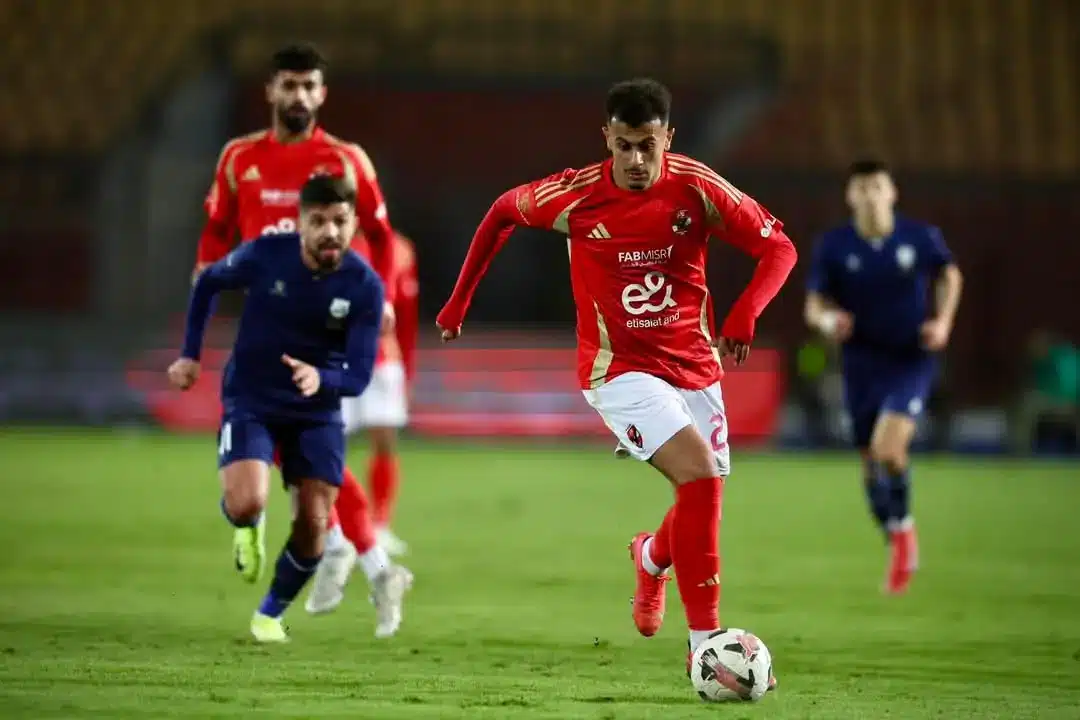 لاعب الأهلي يبرم صفقة انتقاله إلى النادي المصري البورسعيدي