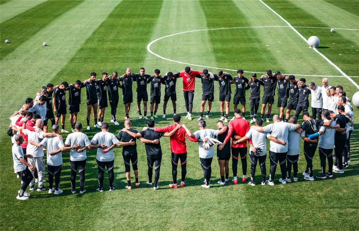 لاعب الأهلي يترك مباراة بورتو في كأس العالم للأندية بسبب الإصابة لاعب الأهلي يترك مباراة بورتو في كأس العالم للأندية بسبب الإصابة
